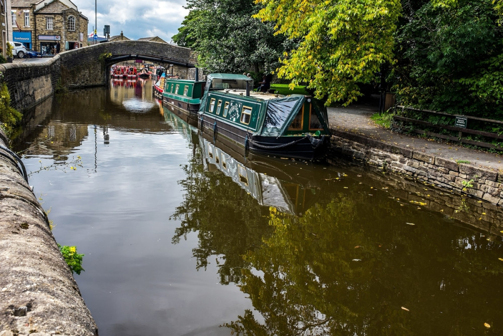 Canalside view of Skipton town centre.